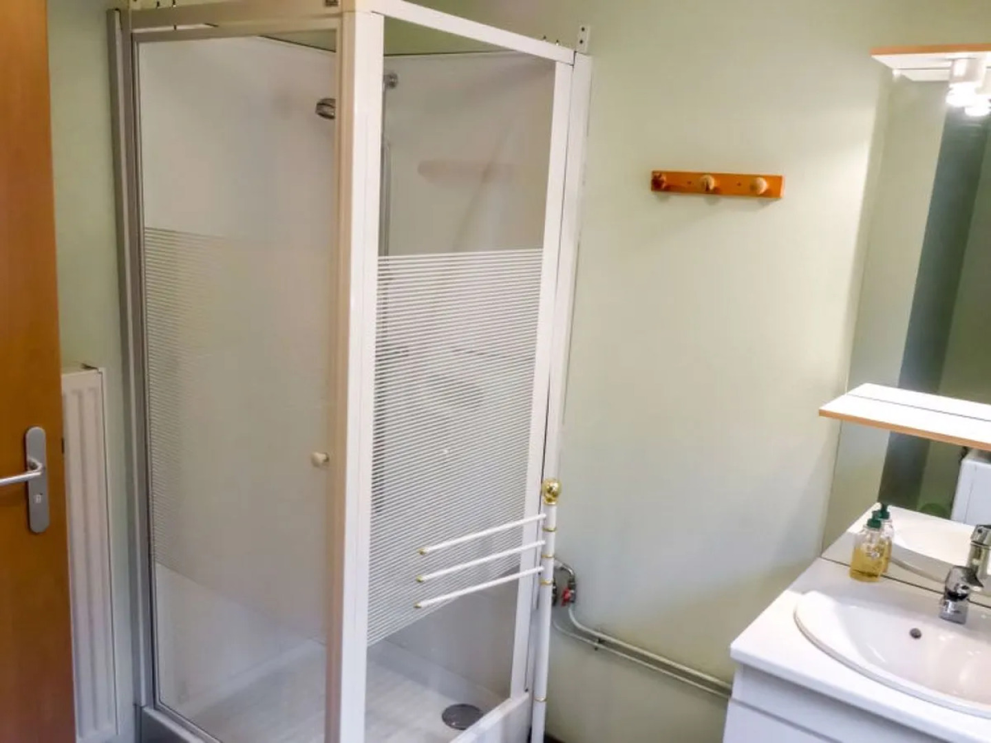 Résidence jaune et rose 39922