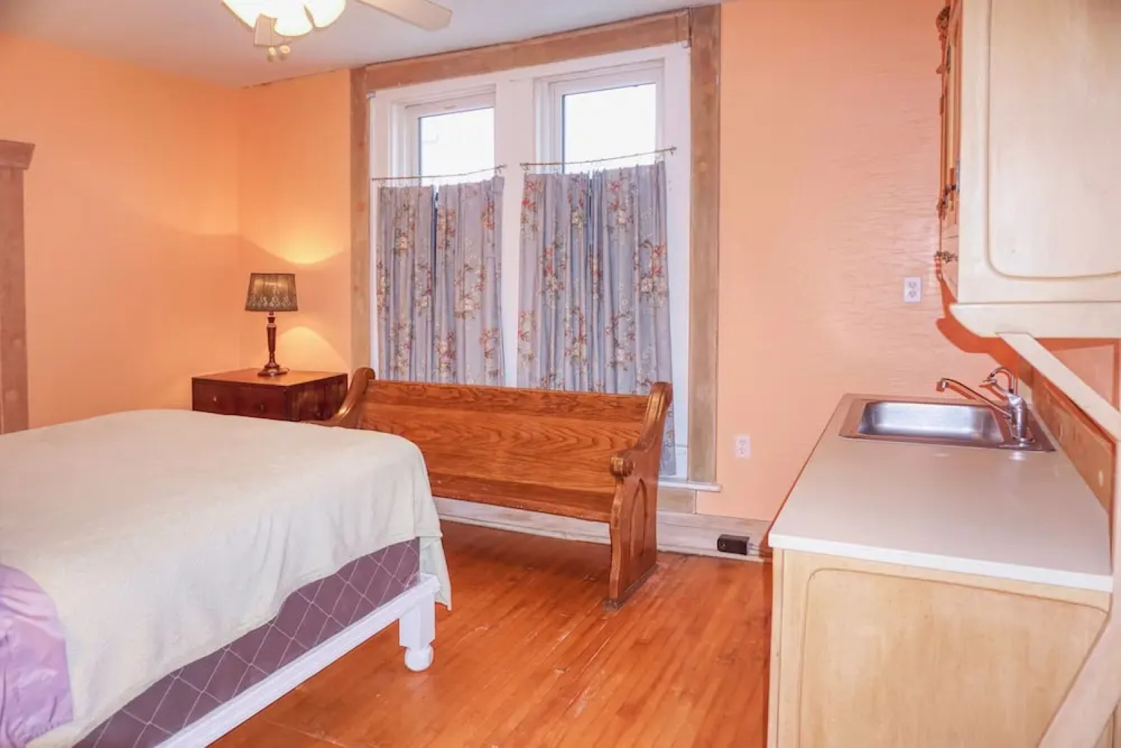 Pass A Grille Beach Escape (107-8)