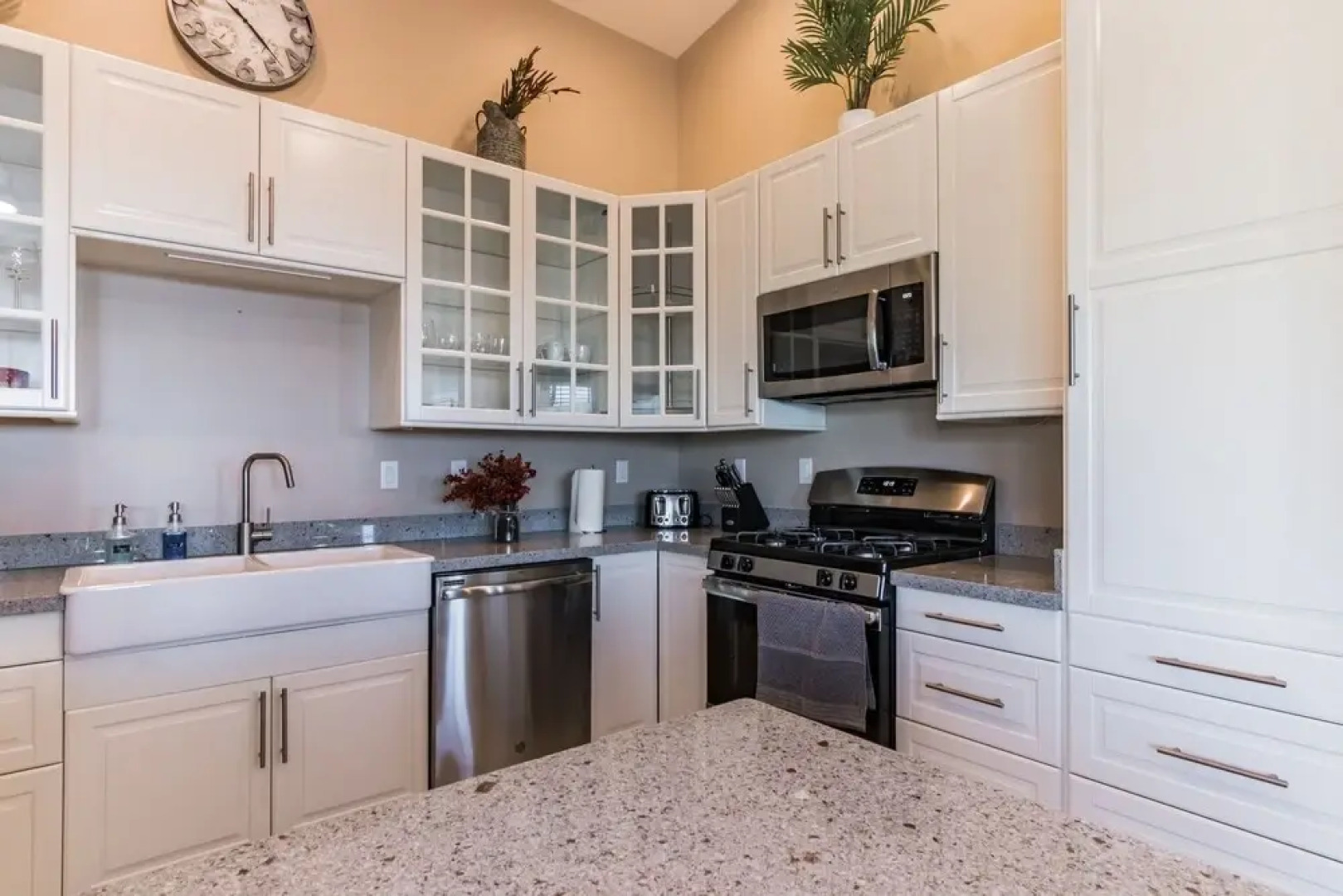 Elk Rim 1156 Pine 3 Bedroom Home by RedAwning