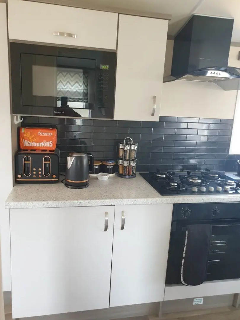 Outstanding 3 bedroom2018model caravan Northampton