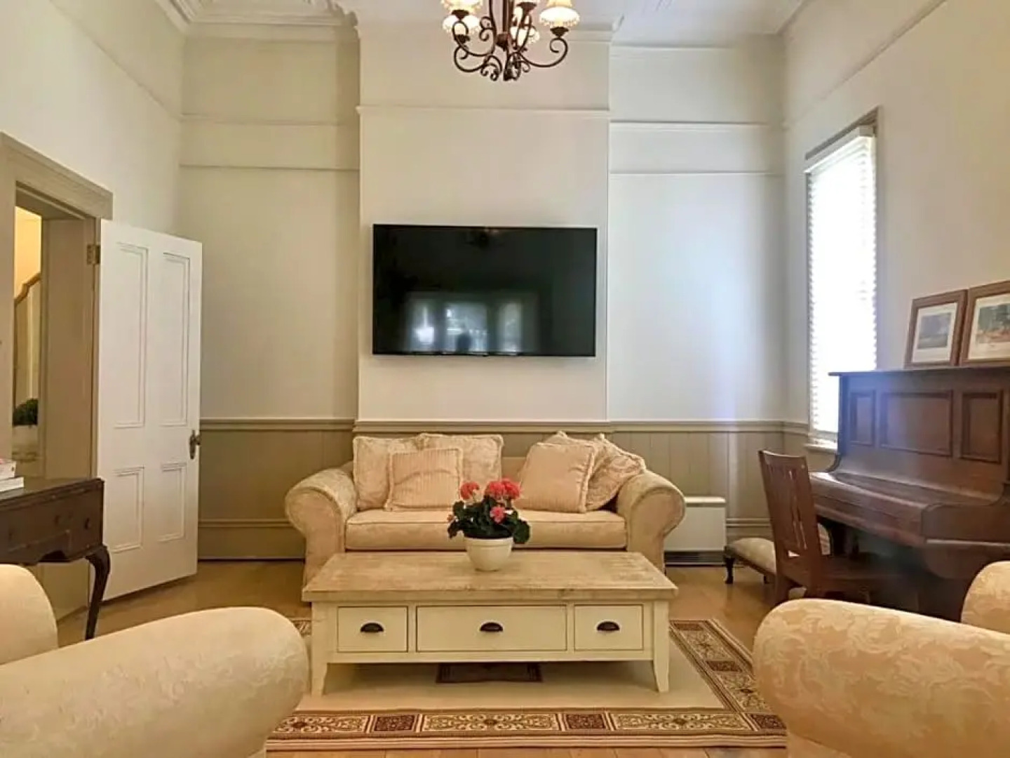 Te Rata House - All 6 Rooms