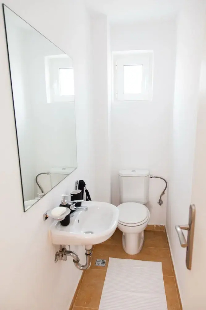 Cozy and Stylish APT 2BR in Rafina