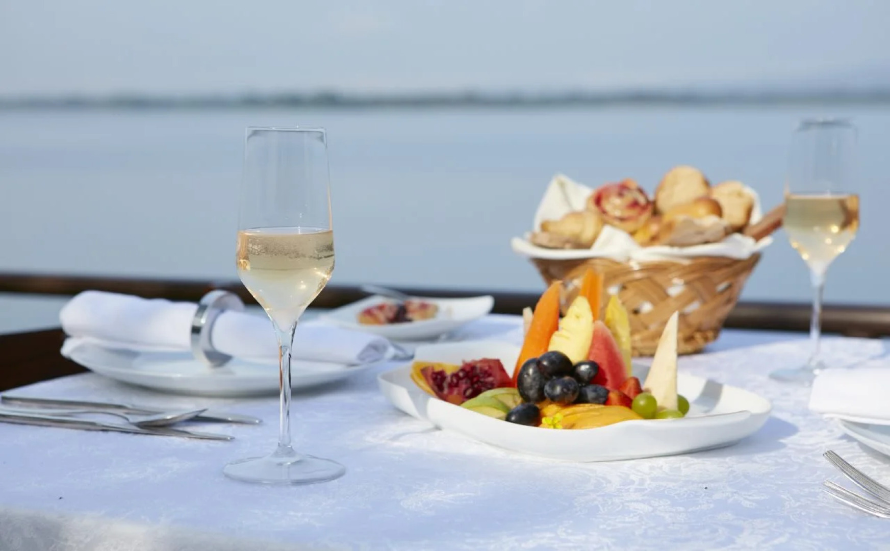 EKHO Lake House Polonnaruwa