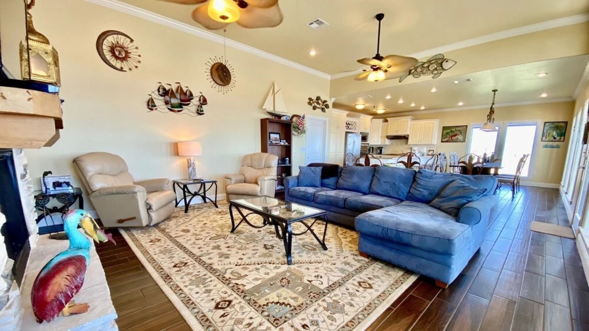 1 Driftwood 4 Bedroom Home by Redawning