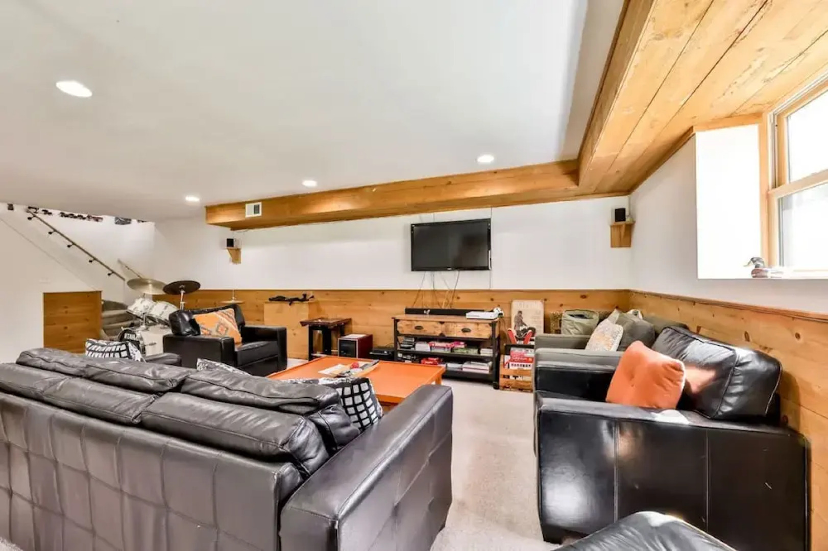 Hunter Mountain Ski House - Tesla Charger