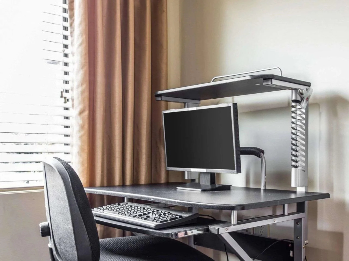 Country Hearth Inn & Suites