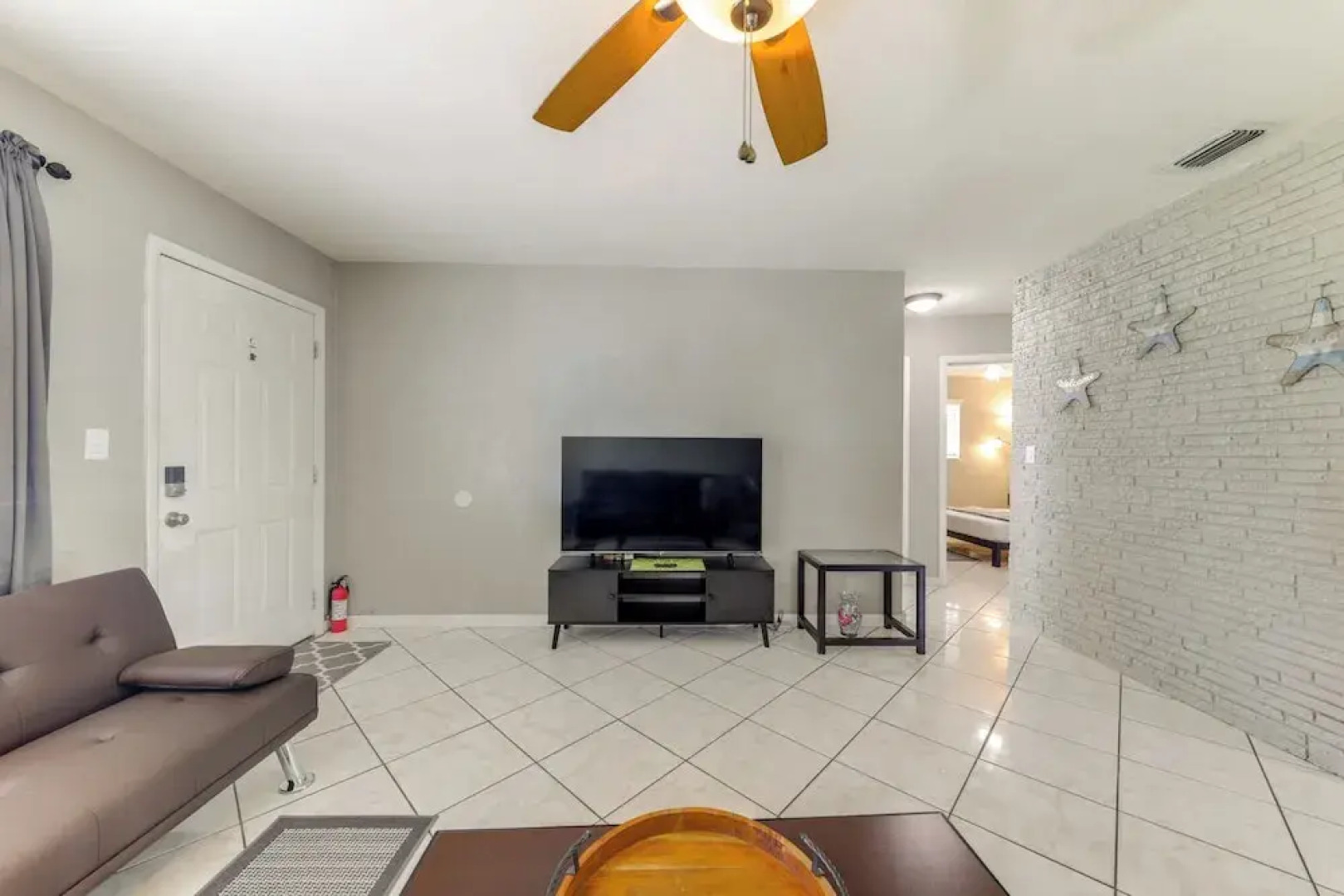 Fenced-in Yard: Home 3 Mi to Hard Rock Stadium!