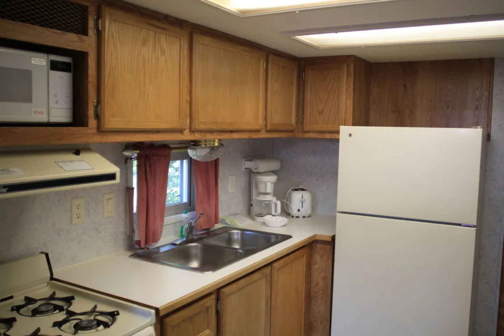 Circle M RV & Camping Resort - Caravan Park