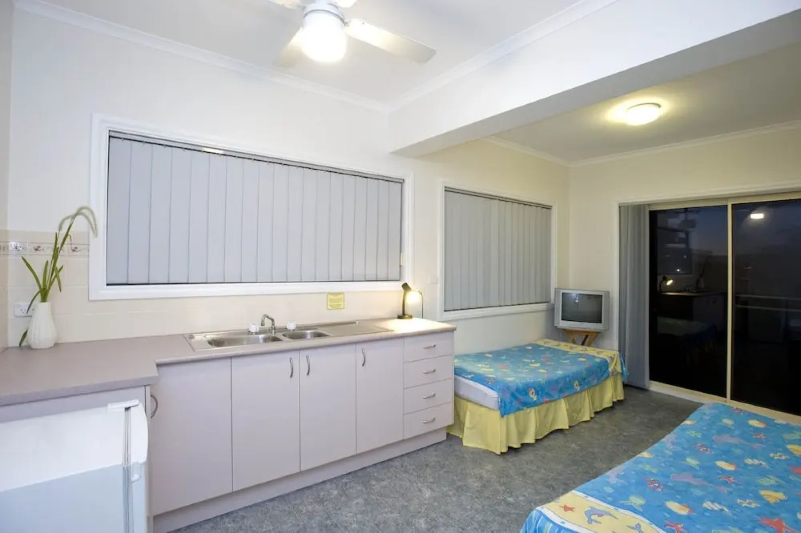 Tomaree 18 - Baybreeze - Shoal Bay