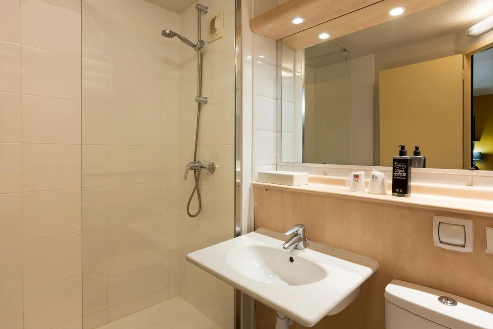 greet Hotel Villeneuve La Garenne