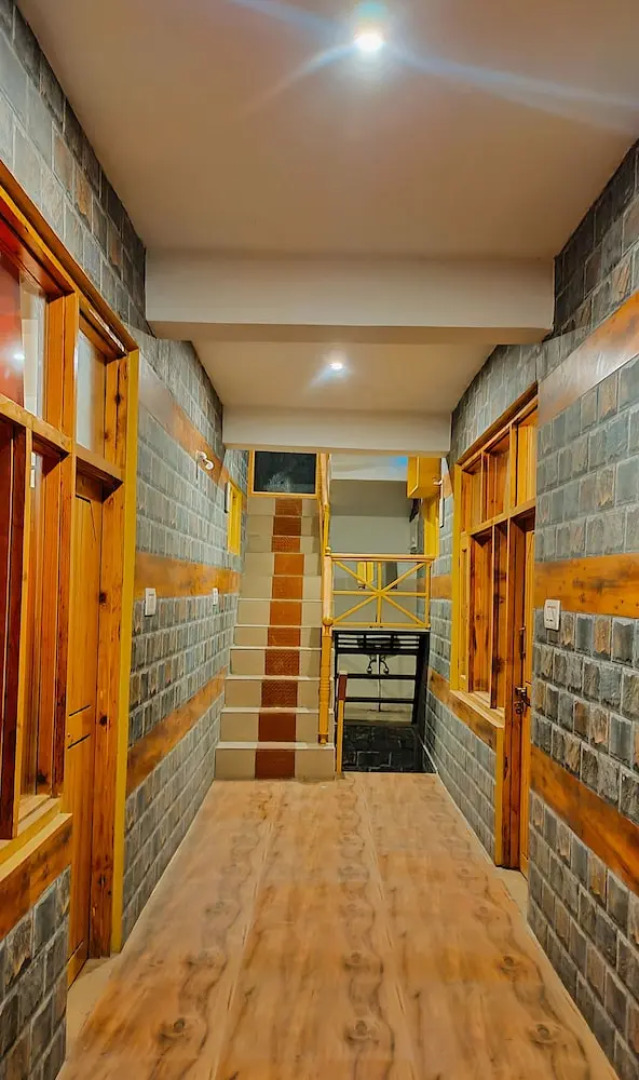 Madpackers Jibhi - Hostel