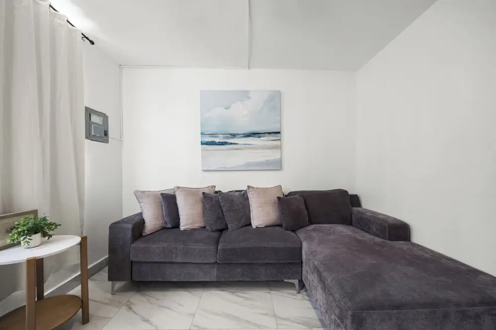 Private Pool Near the Beach Pet Friendly