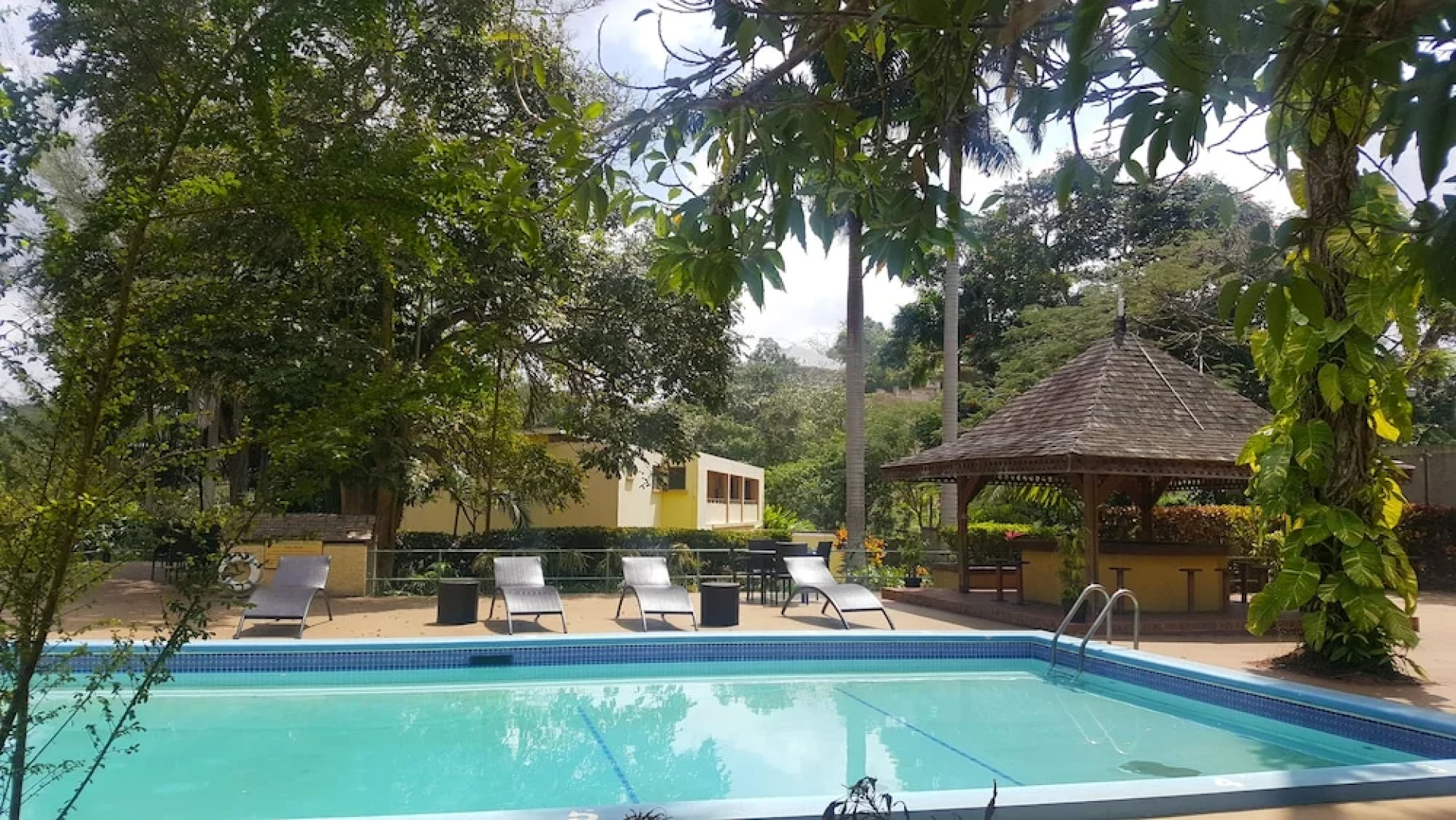 The Mandeville Hotel