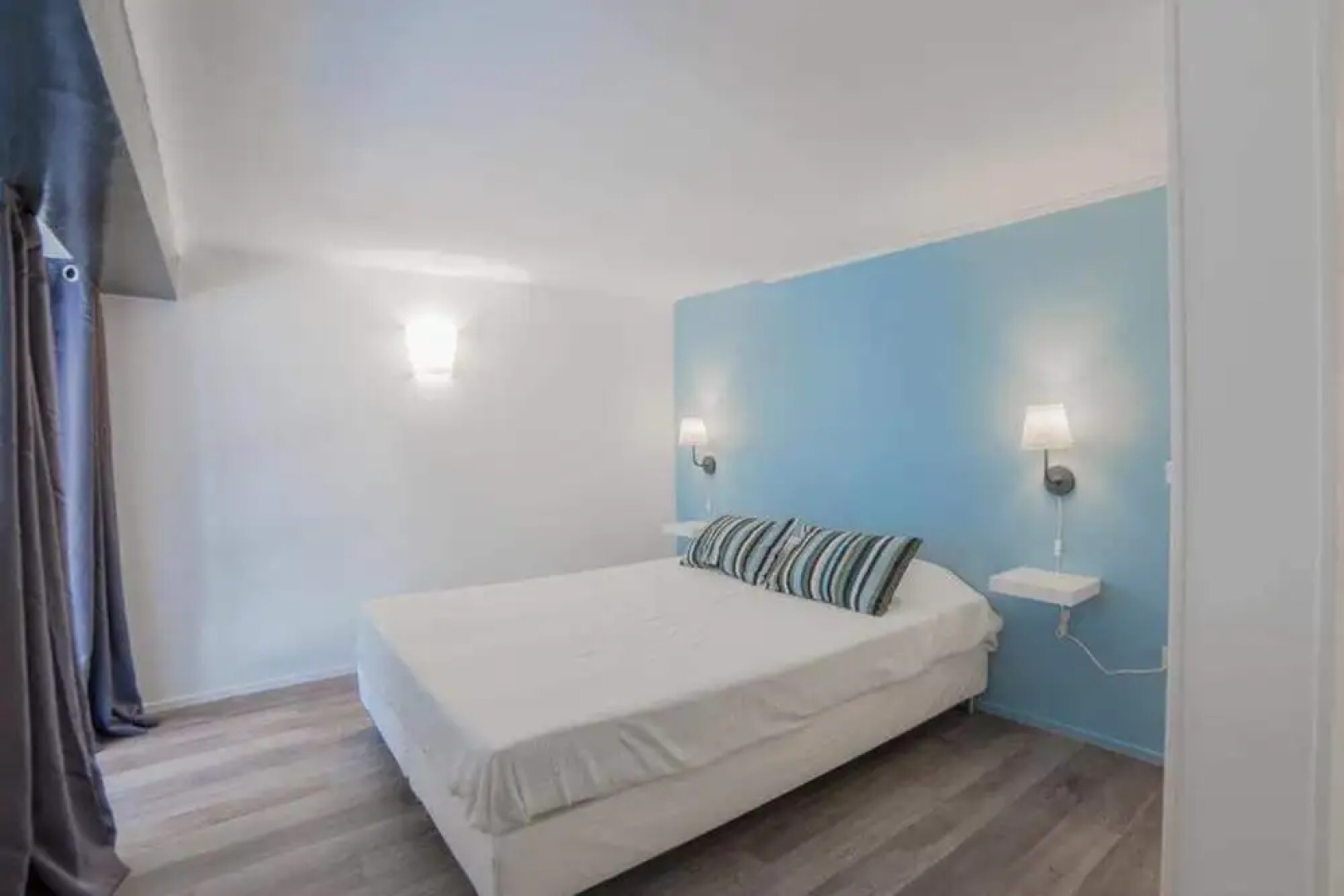 Ponton Private Apartment Near Lake