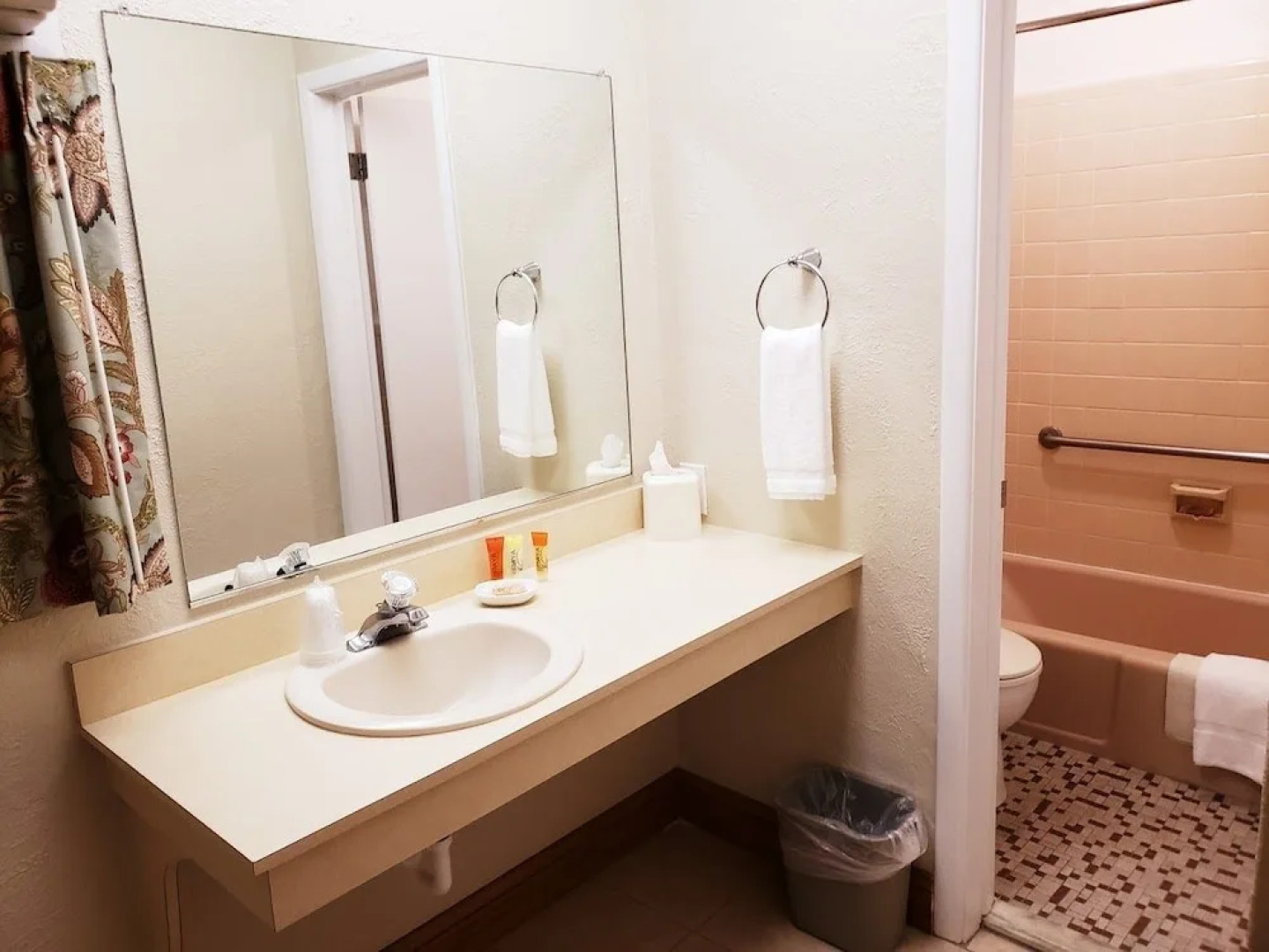 Avondale by the Sea Motel