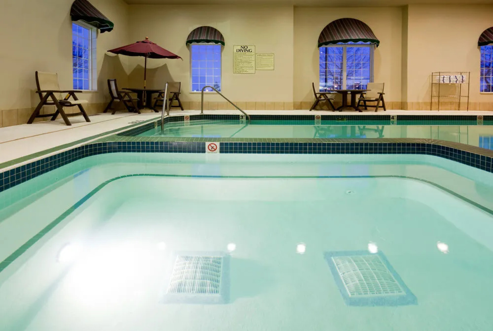 Holiday Inn Express Hotel & Suites Oshkosh Stateroute 41