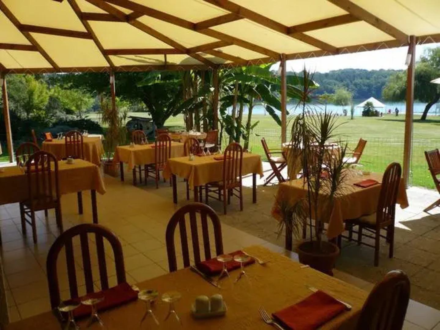 Logis Hôtel les Vallons du Lac