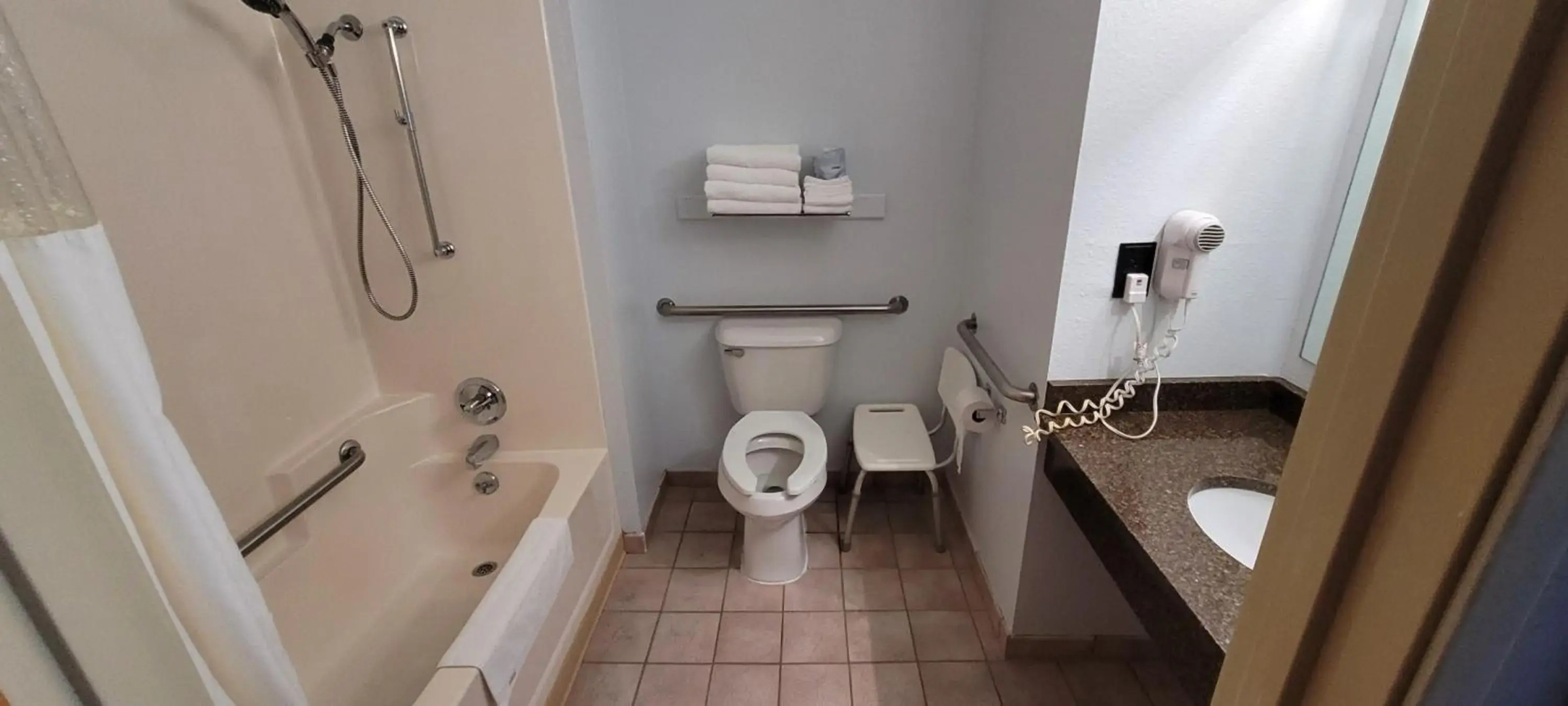 Pictured Rocks Inn & Suites