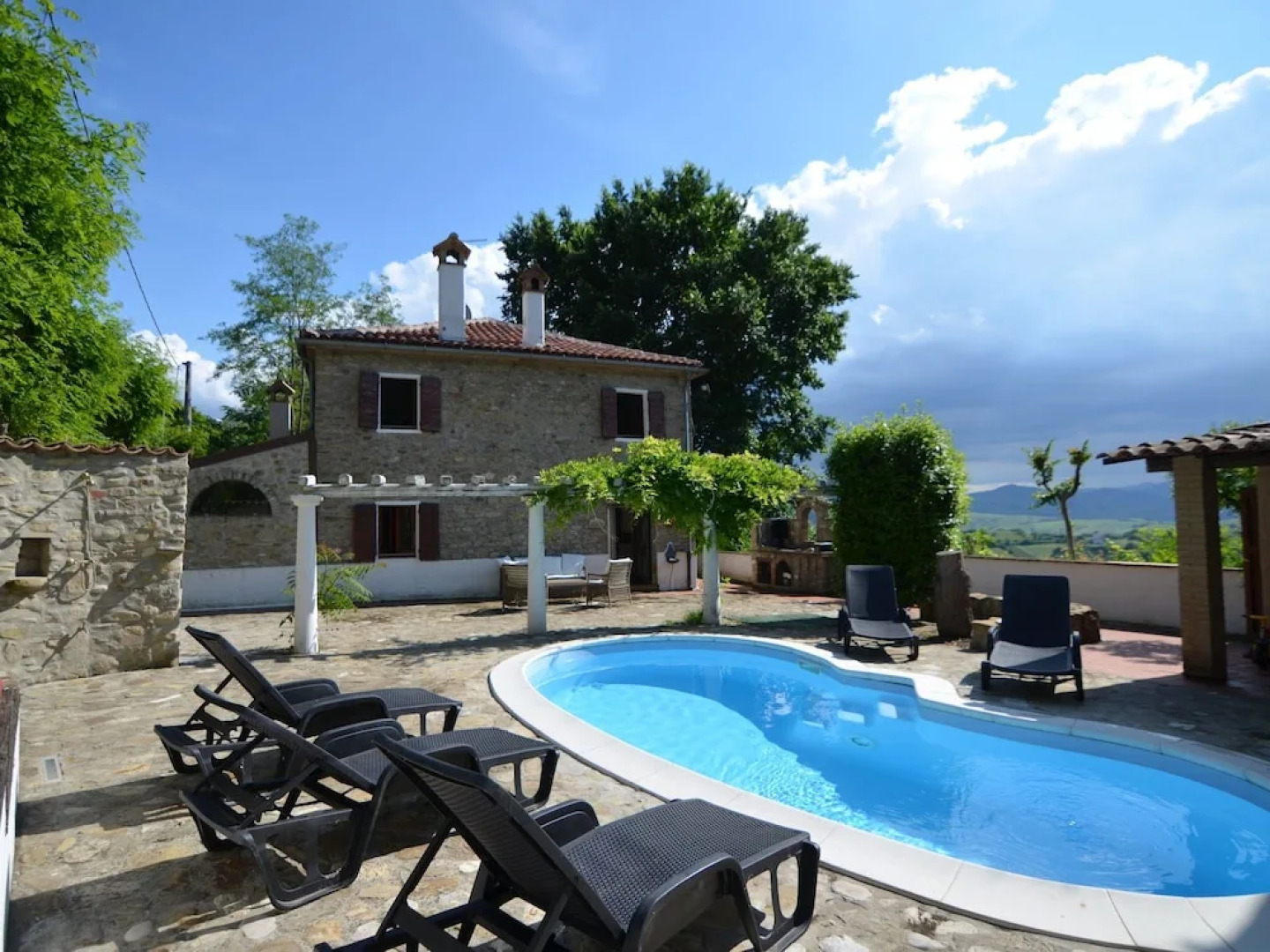 Beautiful Villa With Private Swimming Pool, Garden and Panoramic View 10-5