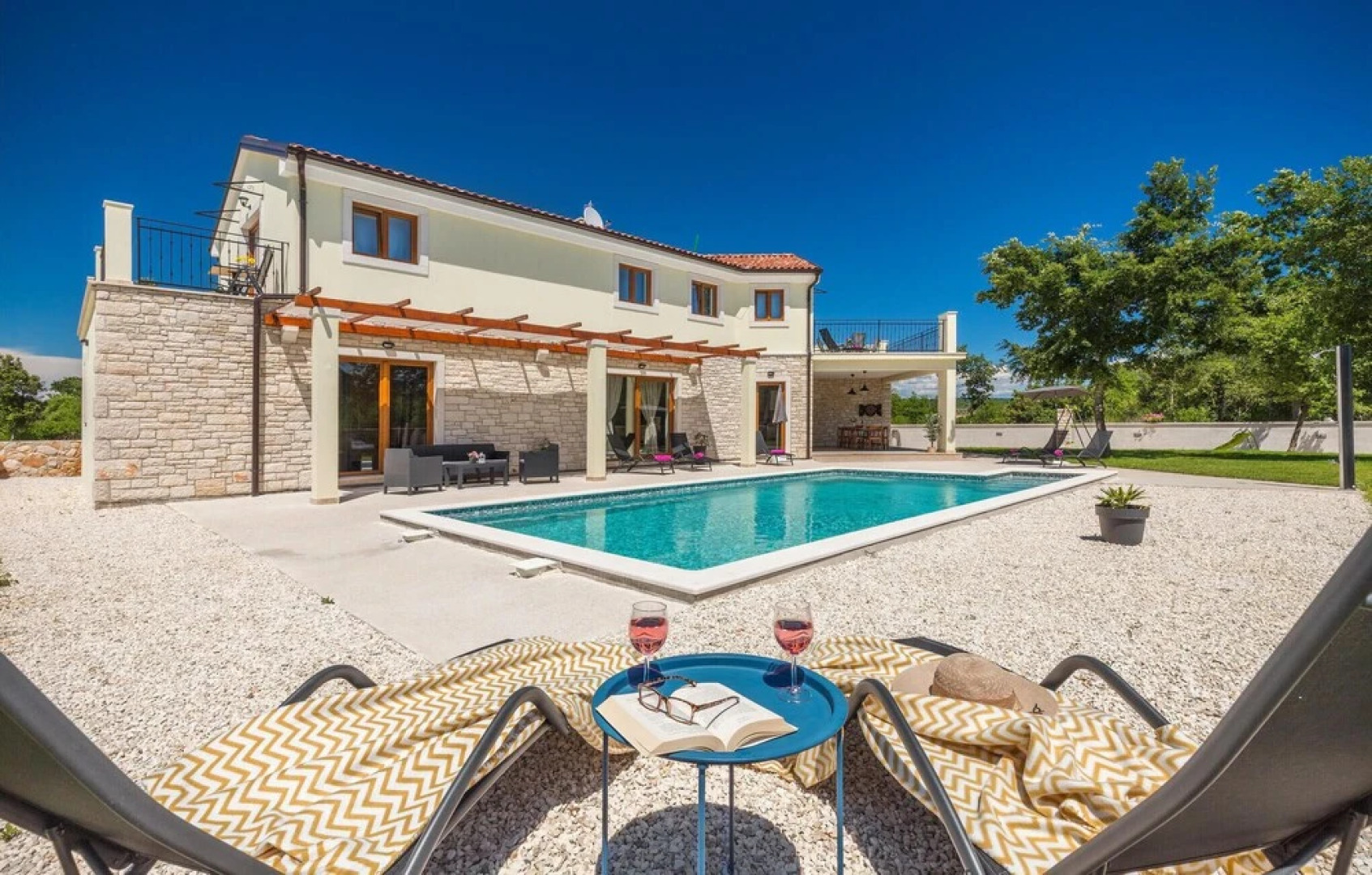 Stunning Home in Bale With 4 Bedrooms, Wifi and Outdoor Swimming Pool