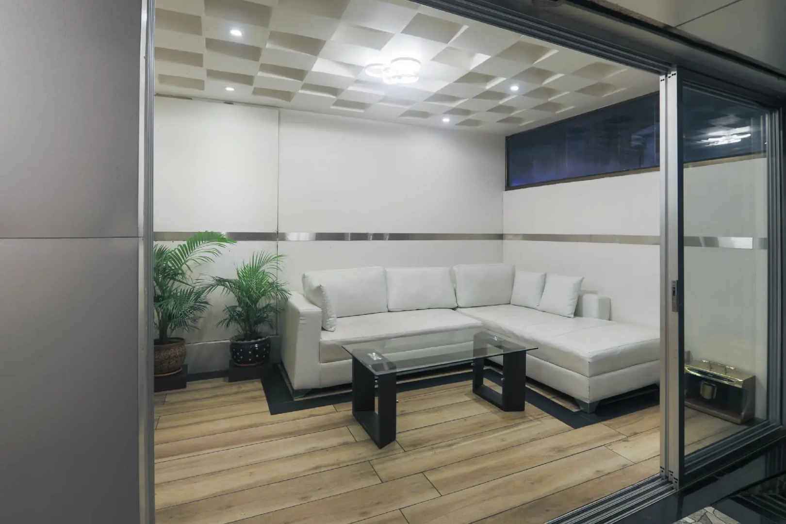 OYO 6645 Hotel Sapphire