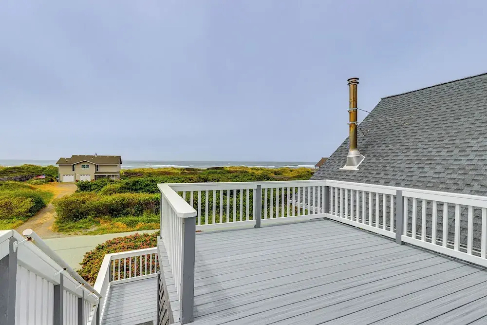 Deck + Walk to Beach: Southern Oregon Coast Home!