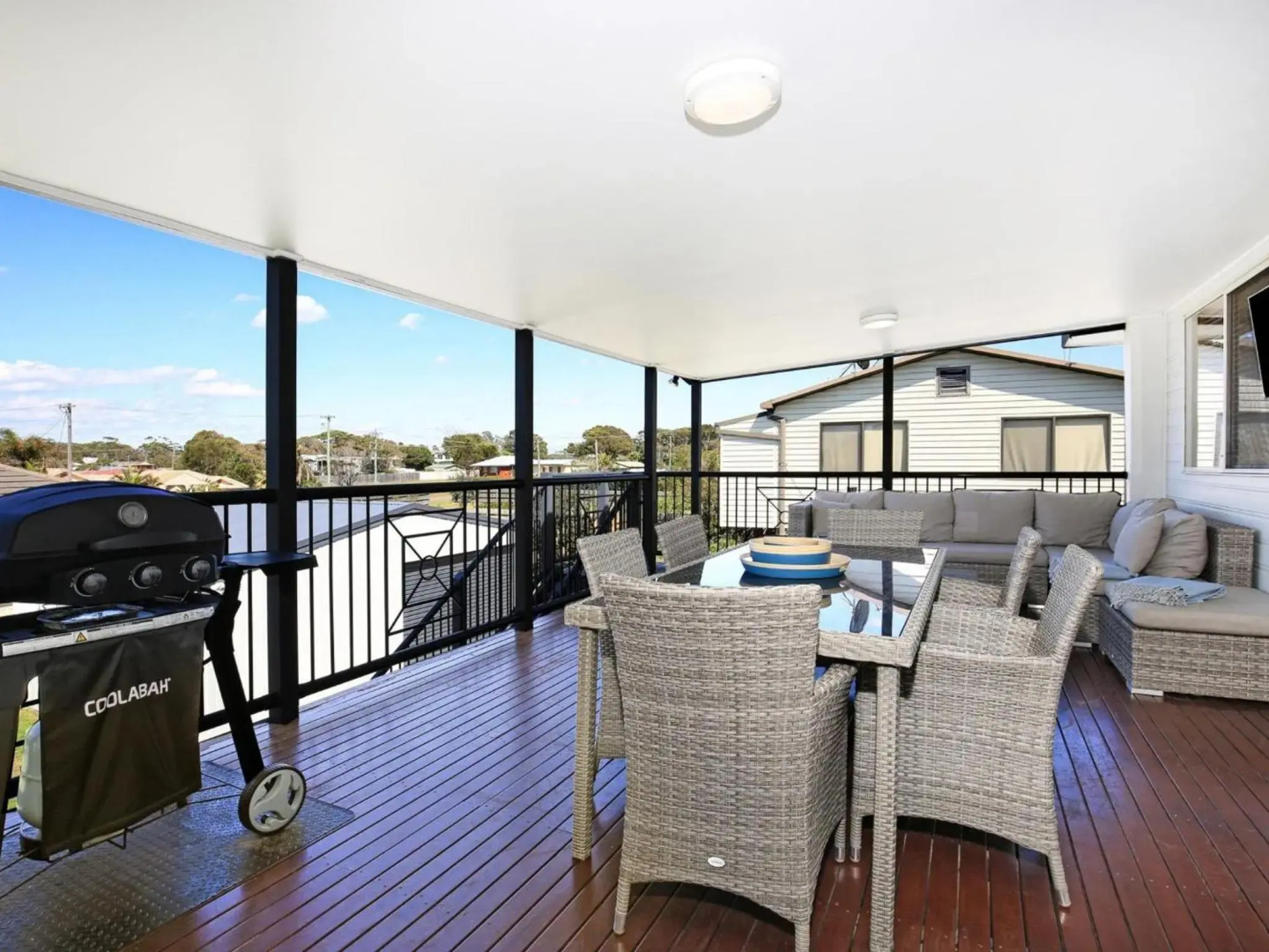 Shores - Pet-Friendly - 1 Min Walk to Beach