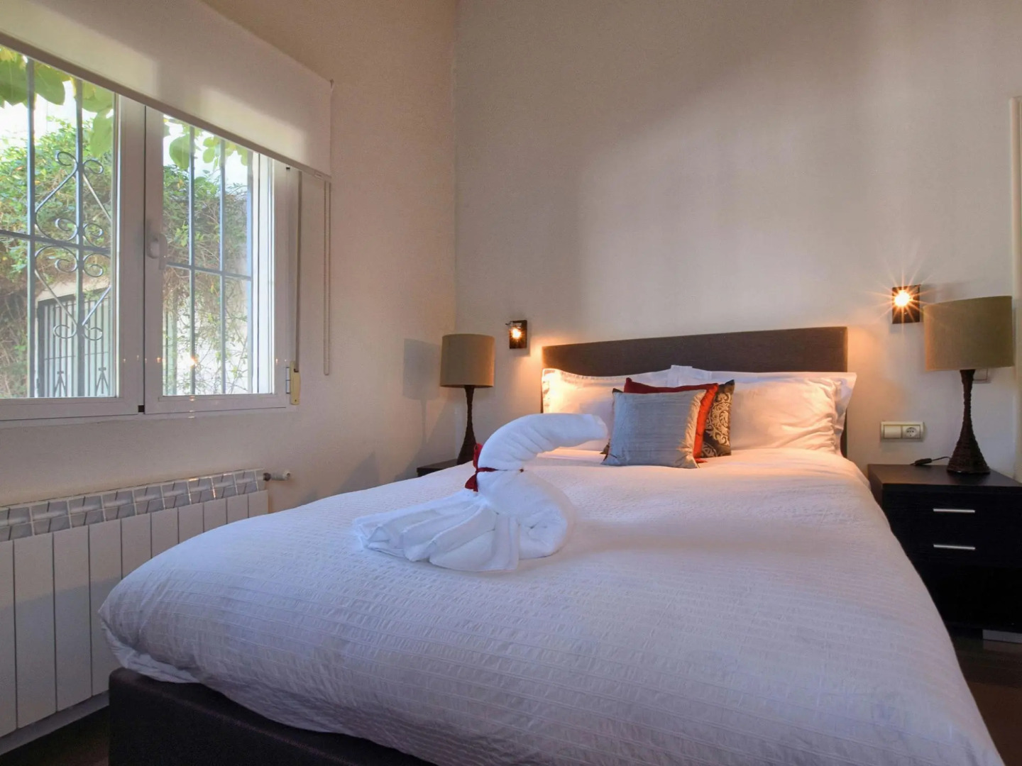 Graceful Villa in Sayalonga with Swimming Pool