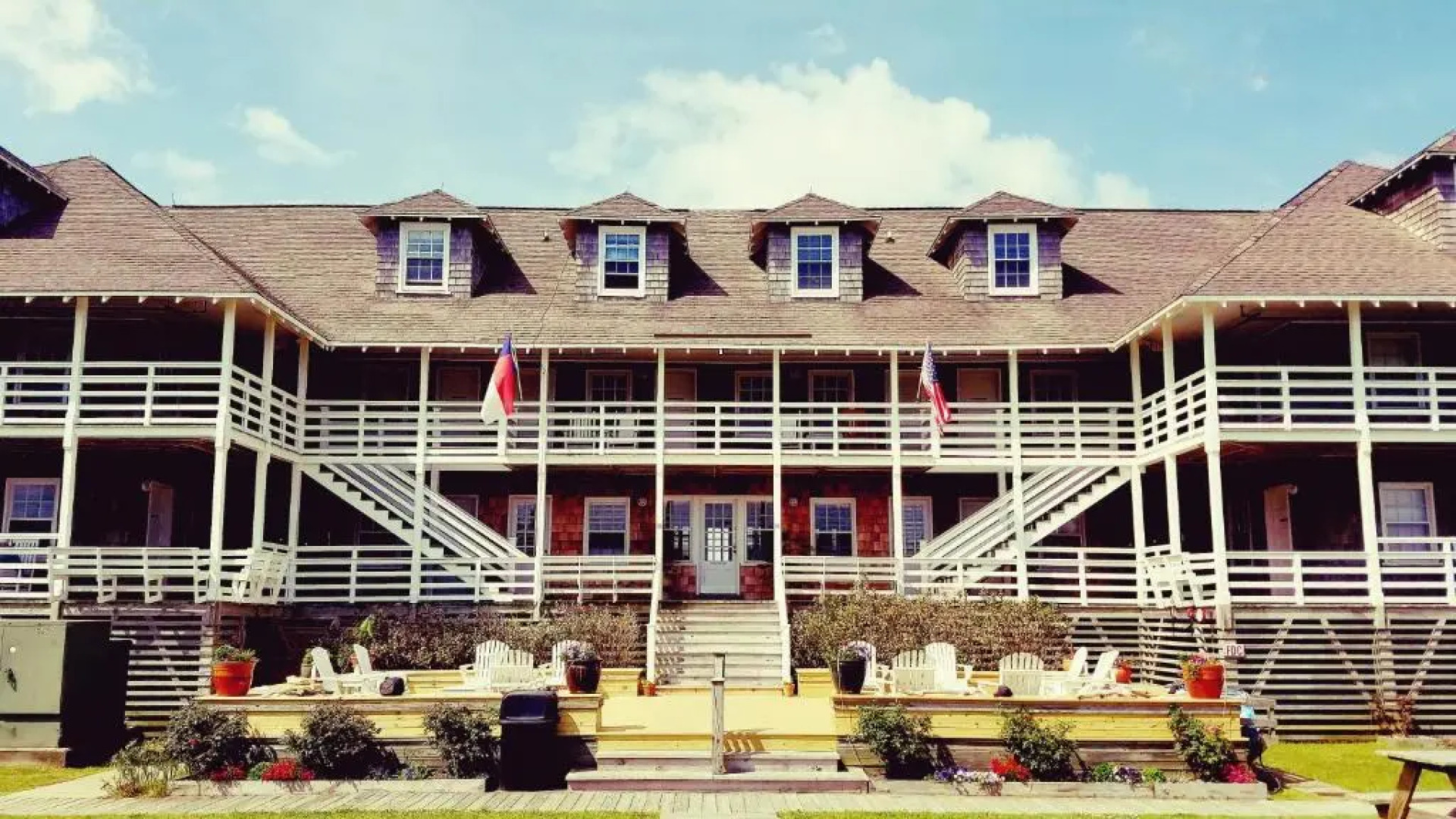 The First Colony Inn