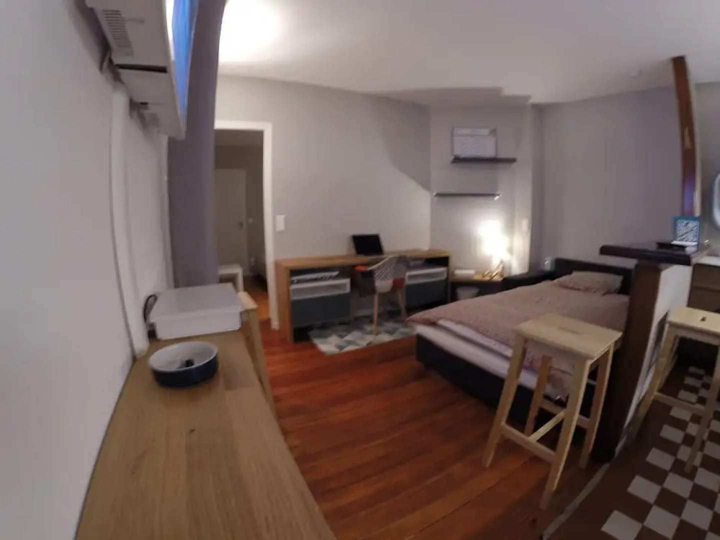 Fonty Cosy Yard side Top last floor