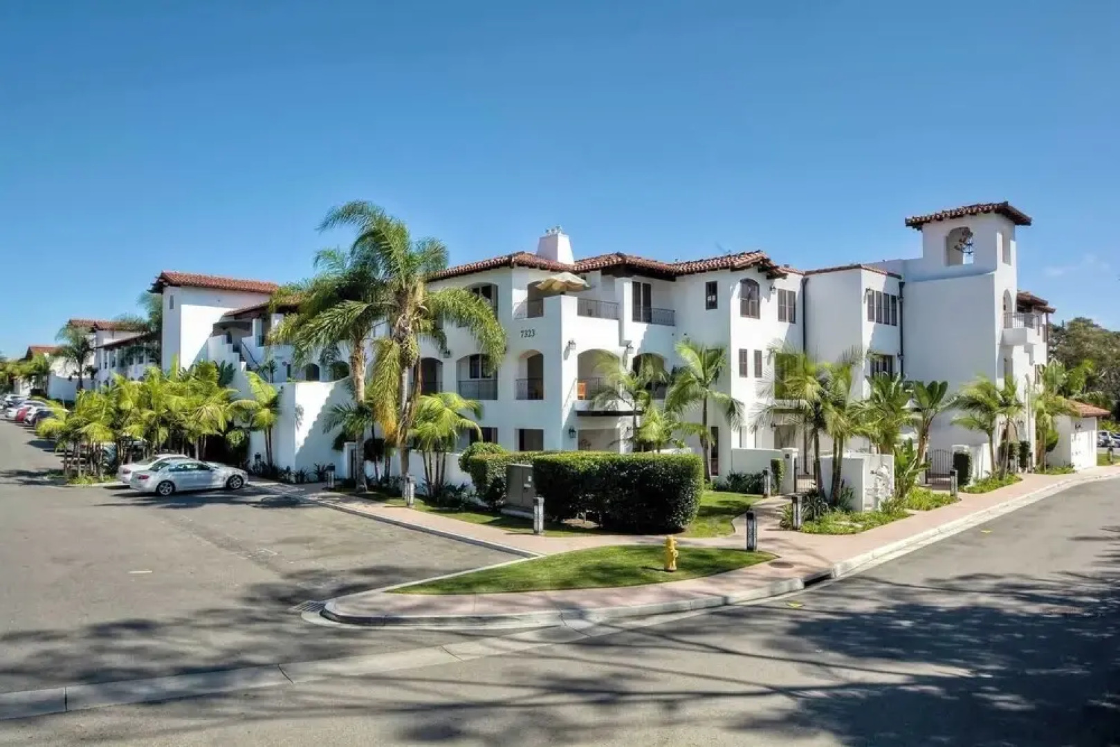 Southern Exposure w/ Private Balcony