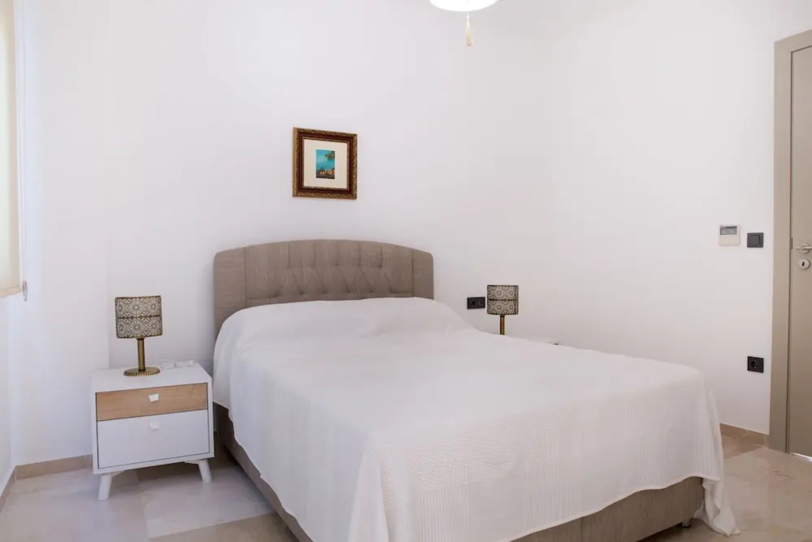 Important Group Villa Green