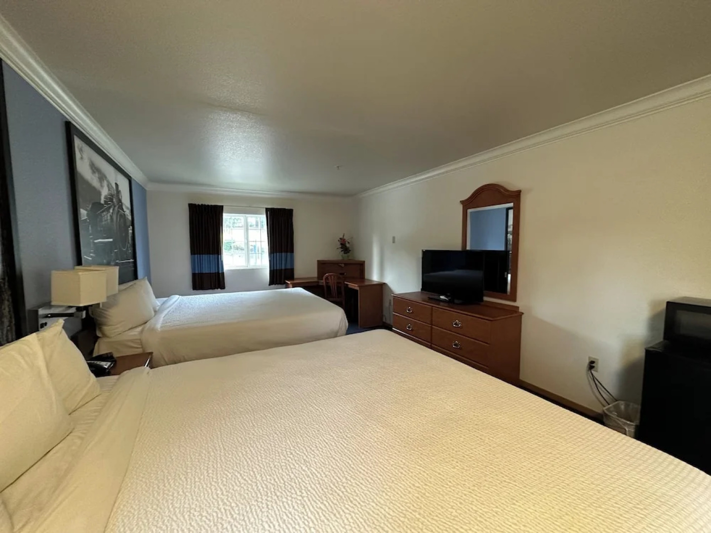 Creekside Inn & Suites