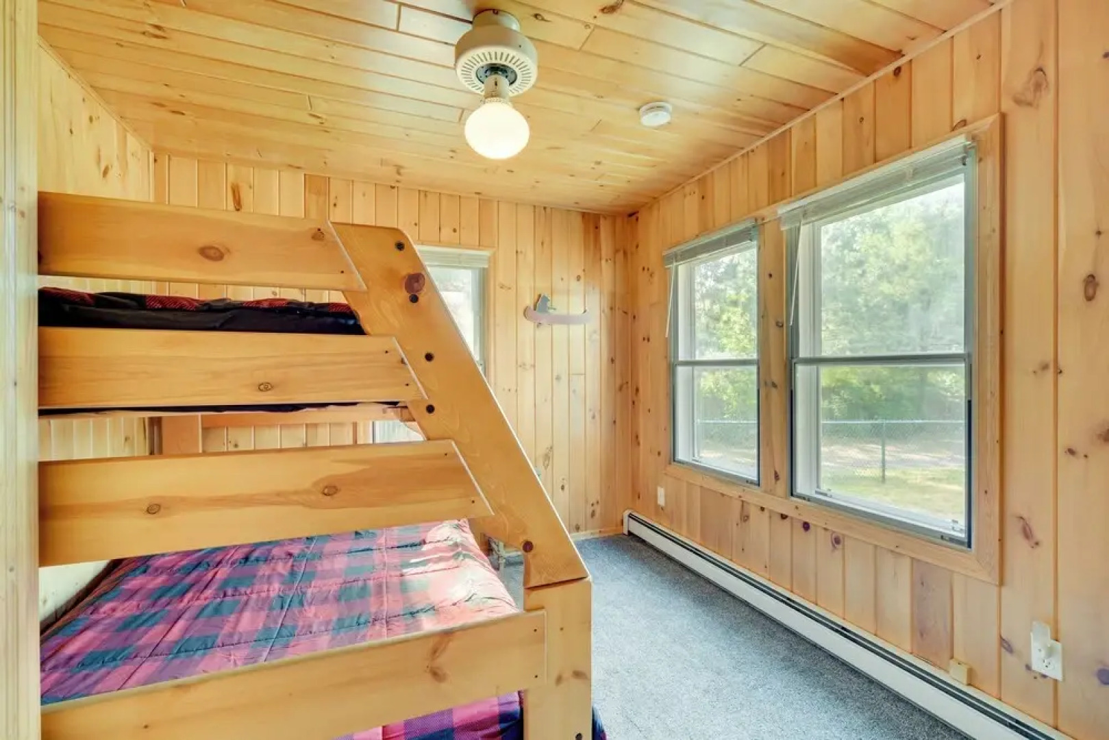 Lakefront Wisconsin Home - Deck, Fire Pit & Kayaks