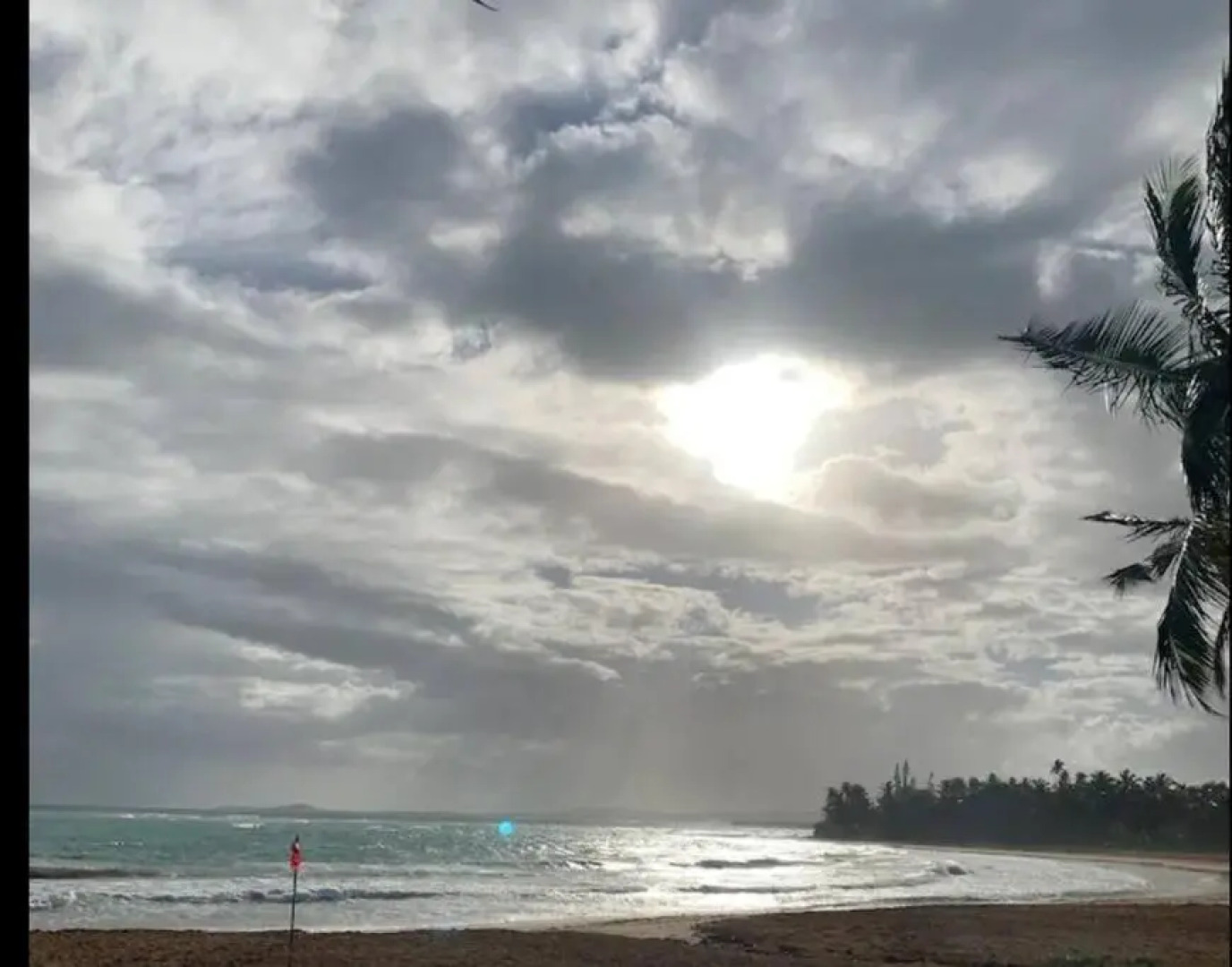 Peaceful ocean front home near Rainforest & rivers 102