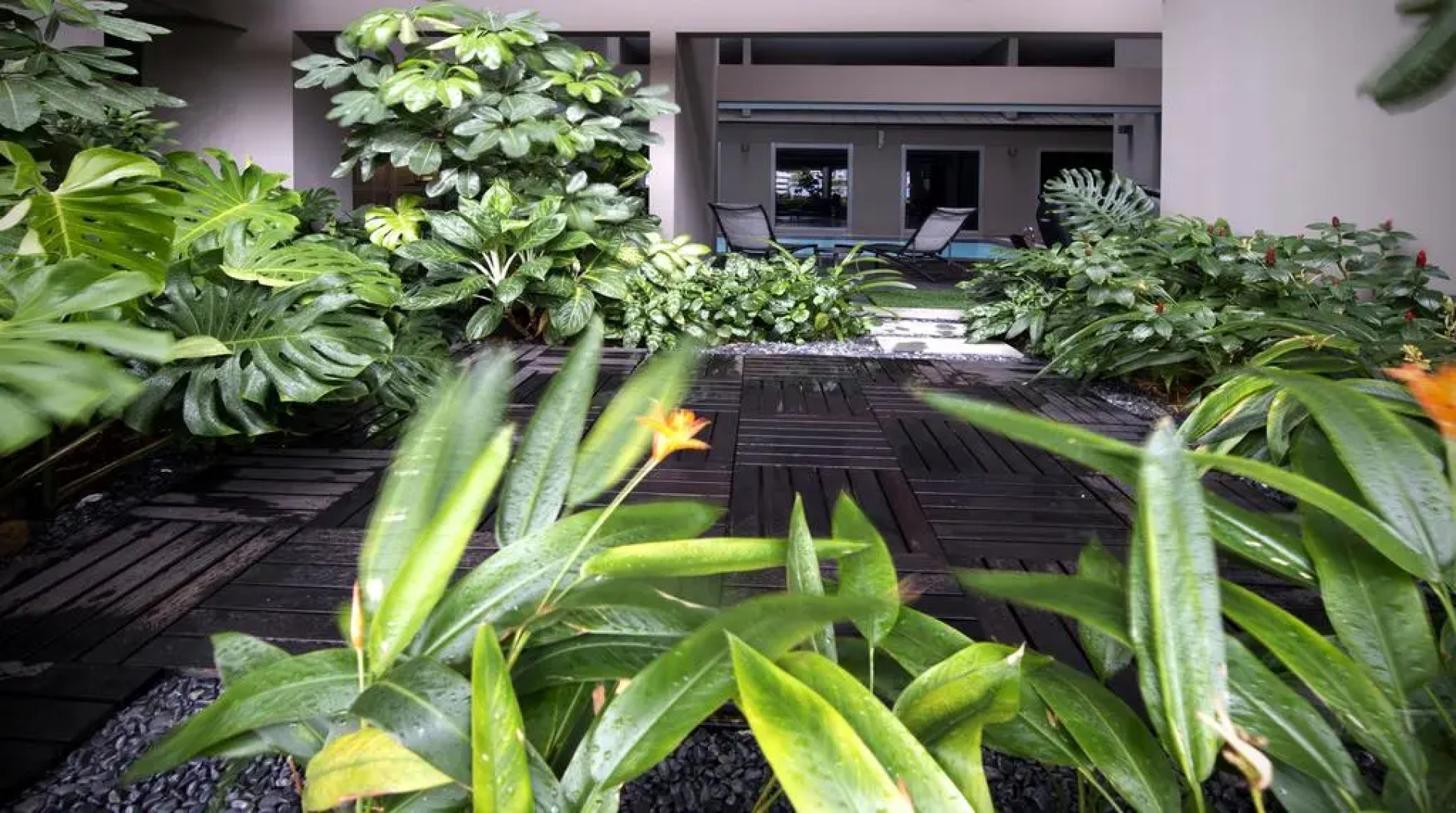 V Hotel Bencoolen