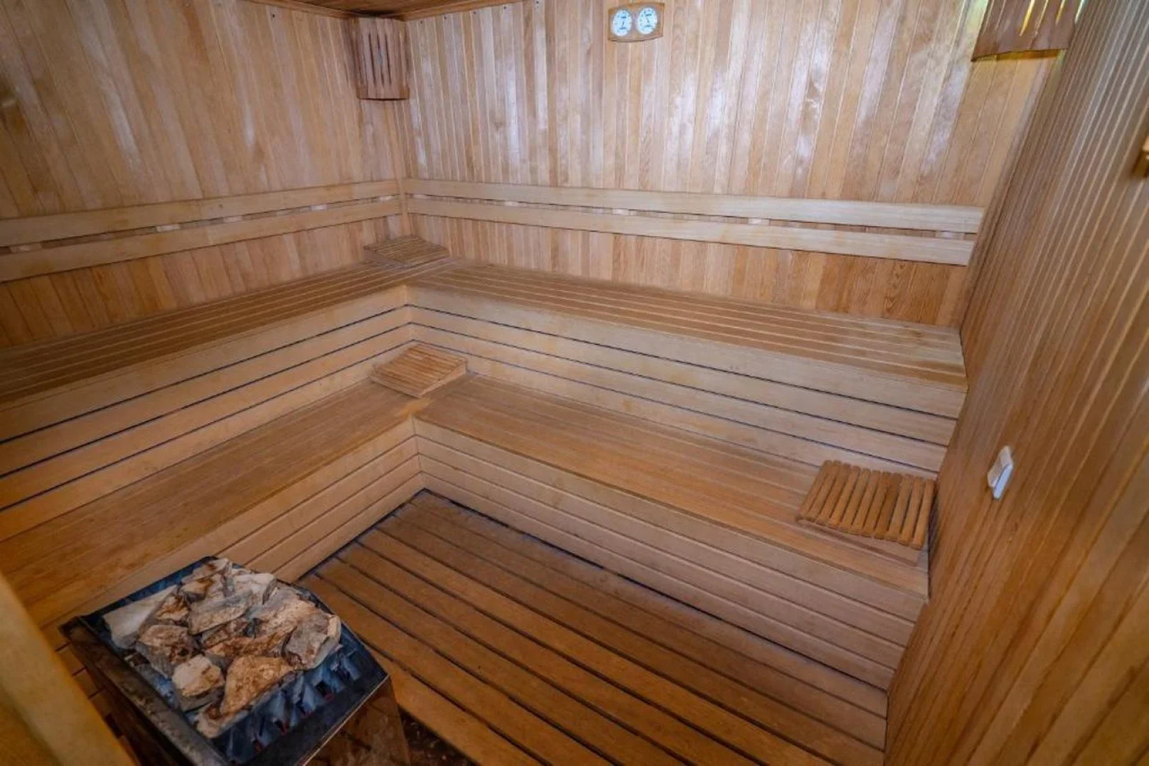 Aperion Beach  Hotel