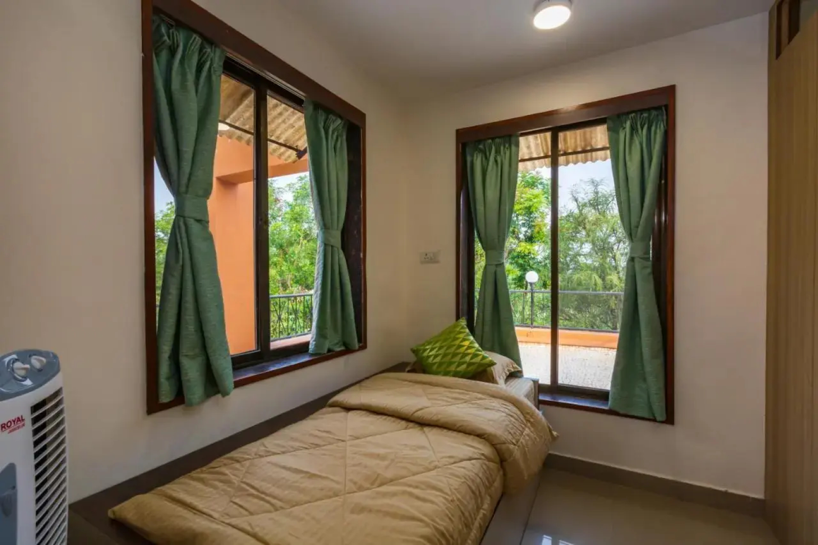 SaffronStays Ekaant