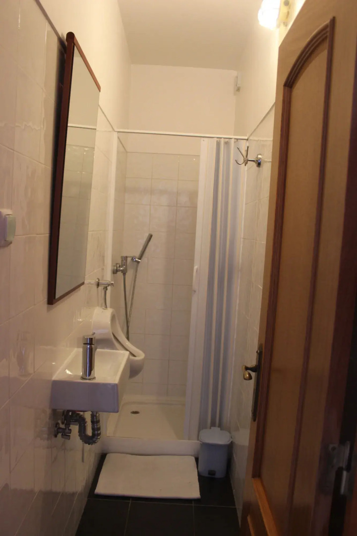 Ericeira Chill Hill Hostel & Private Rooms