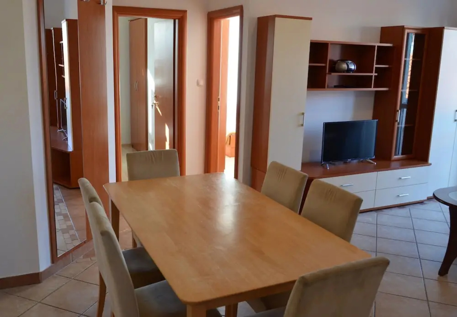 Apartments Pirovcanka