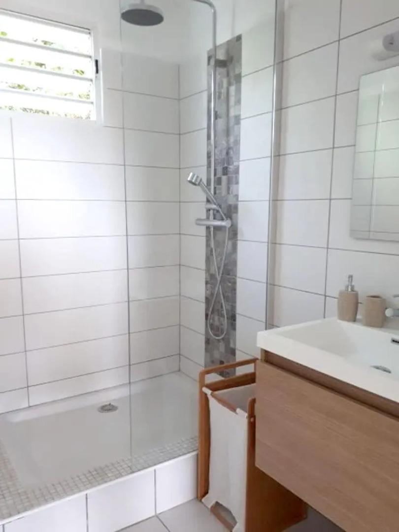 Apartment With 2 Bedrooms in Maubec, With Shared Pool, Enclosed Garden and Wifi