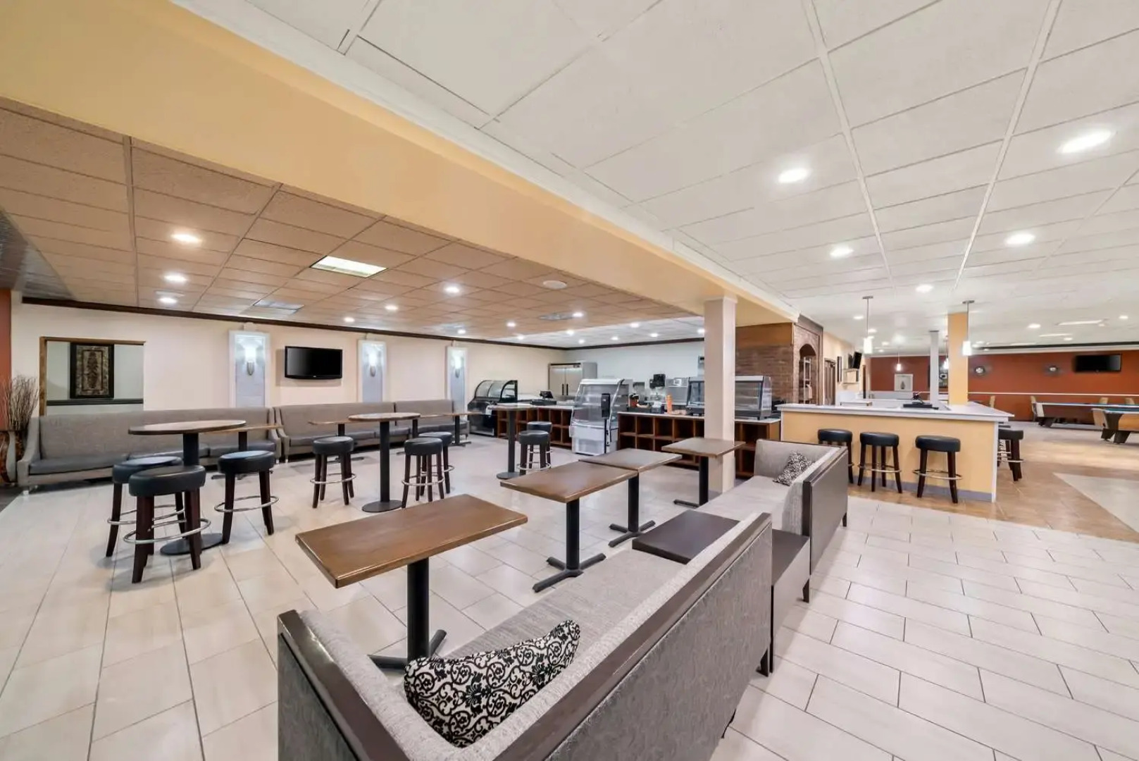 Suburban Studios, Kearney