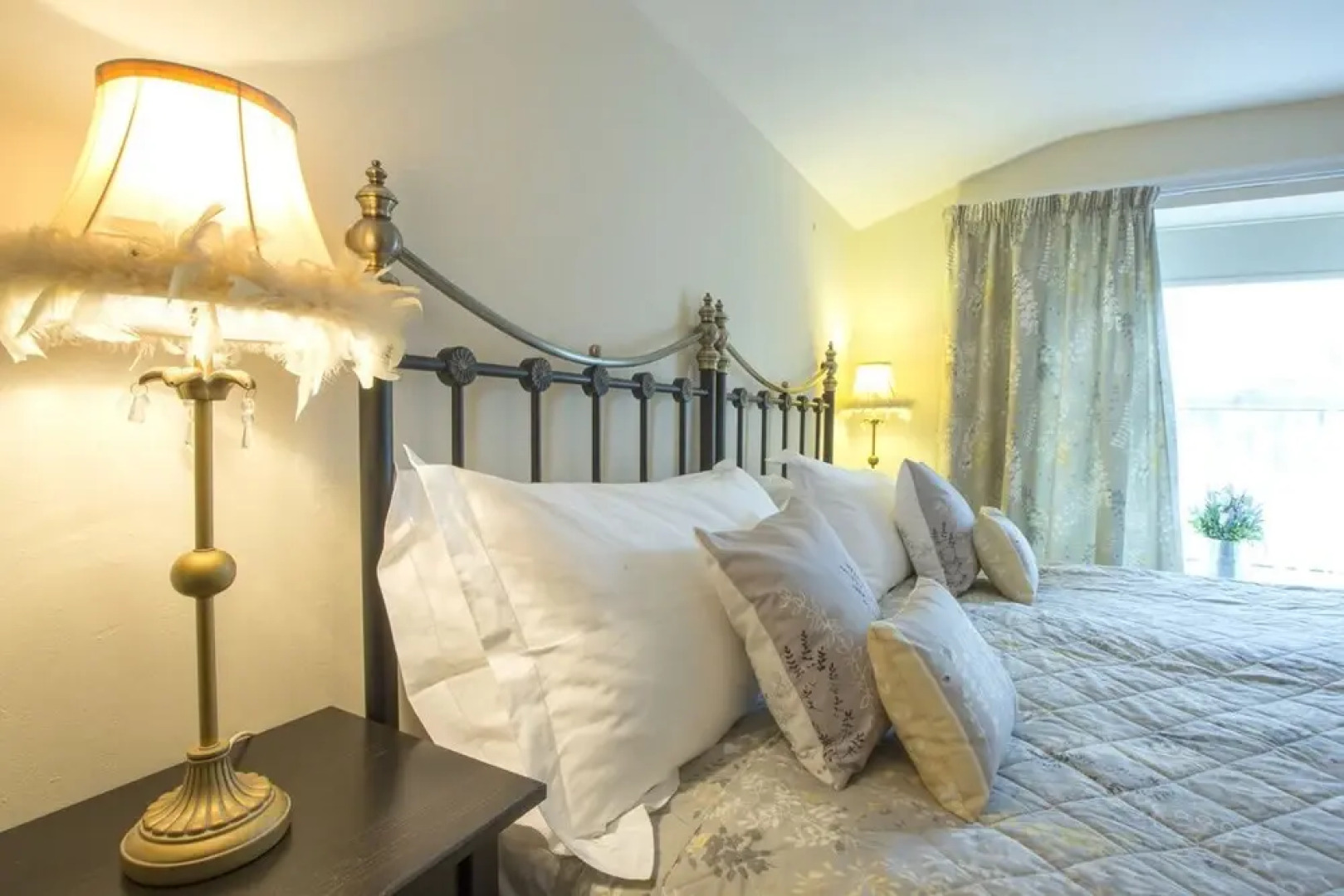 Albany House Bed And Breakfast