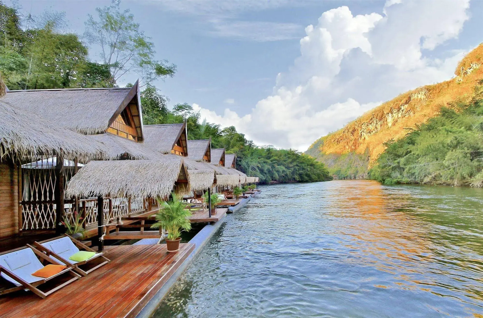 The FloatHouse River Kwai