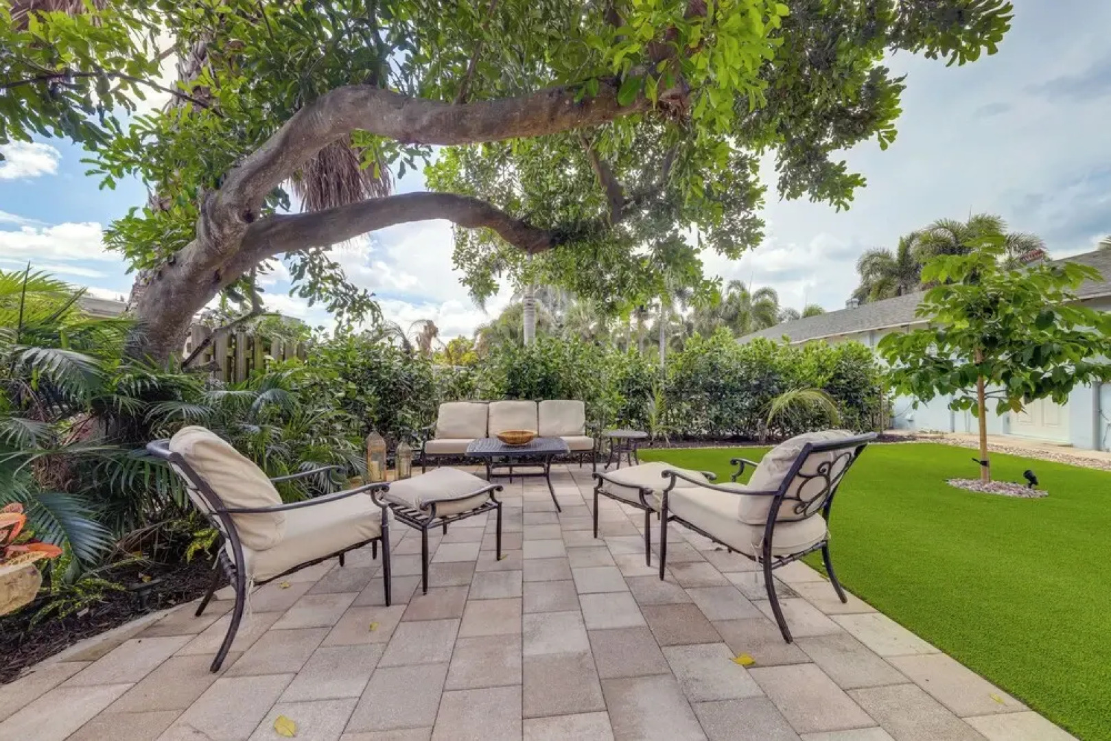 Vibrant North Palm Beach Home ~ 2 Mi to Beach!