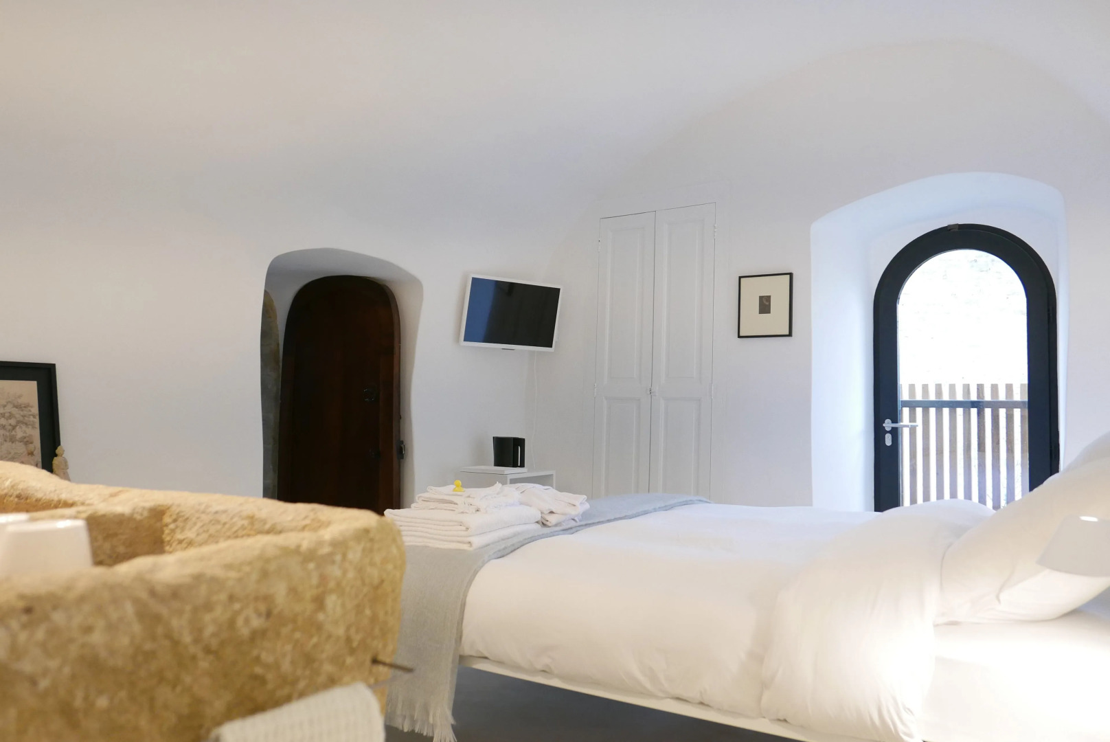 Tour Sarrazine de Montaren