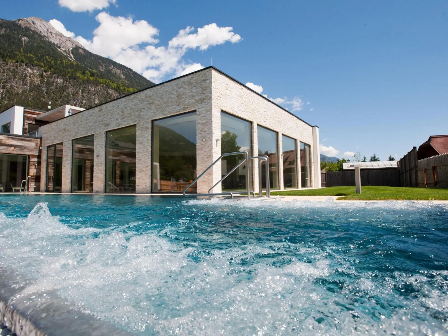 Nice air-conditioned chalet, in a holiday park, 2.5 km. from Hermagor