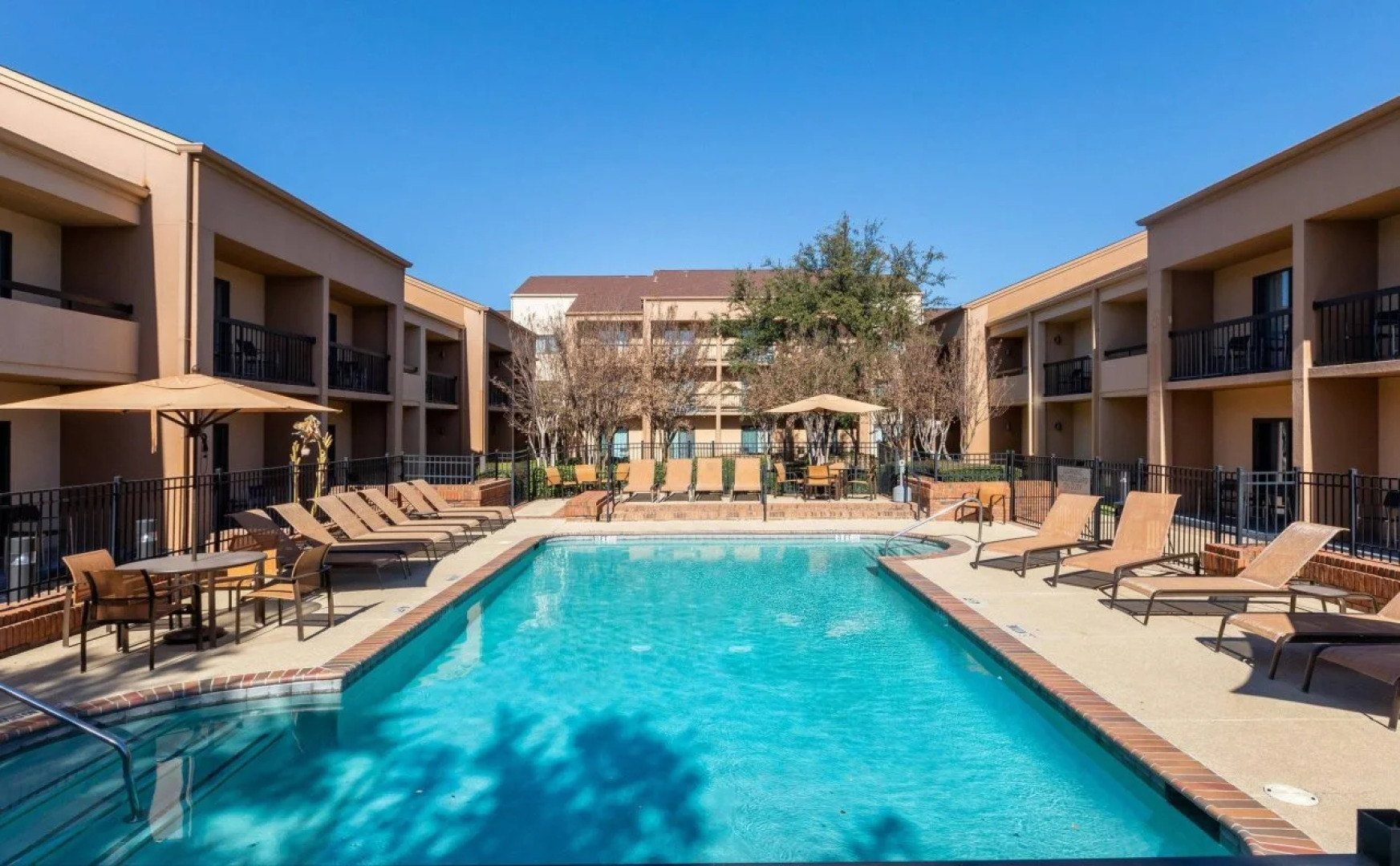 Courtyard by Marriott Dallas-Fort Worth/Bedford