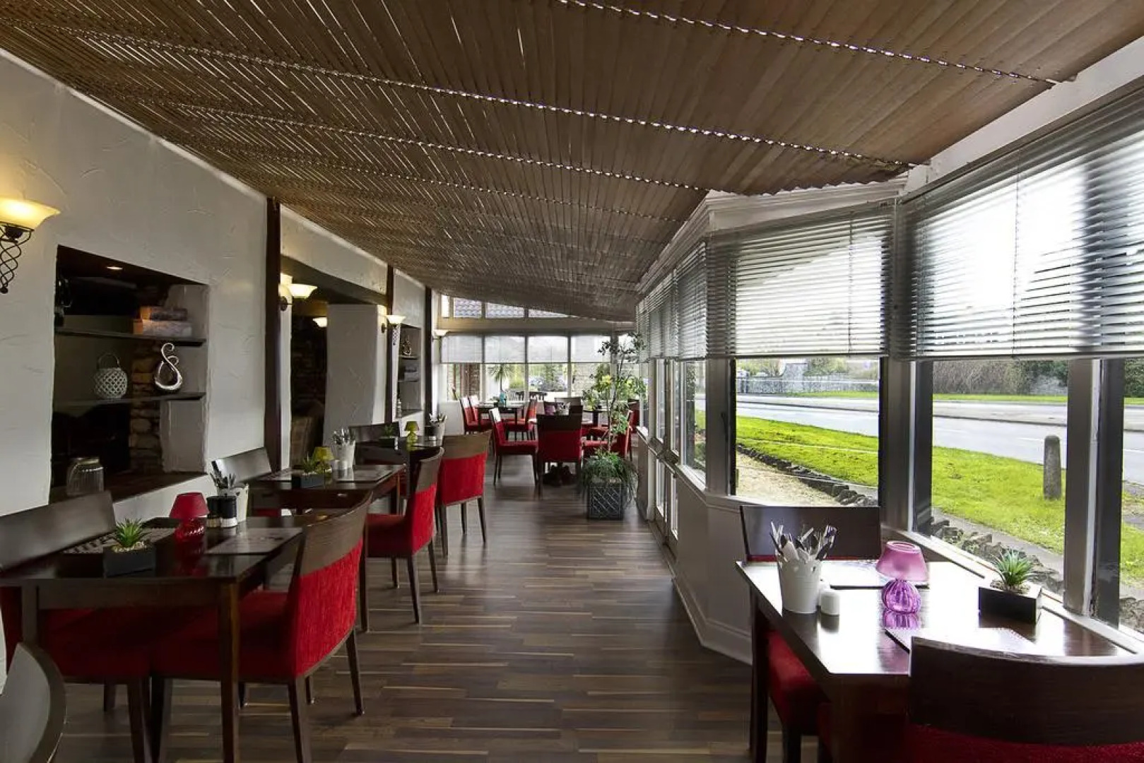 Almondsbury Inn & Lounge