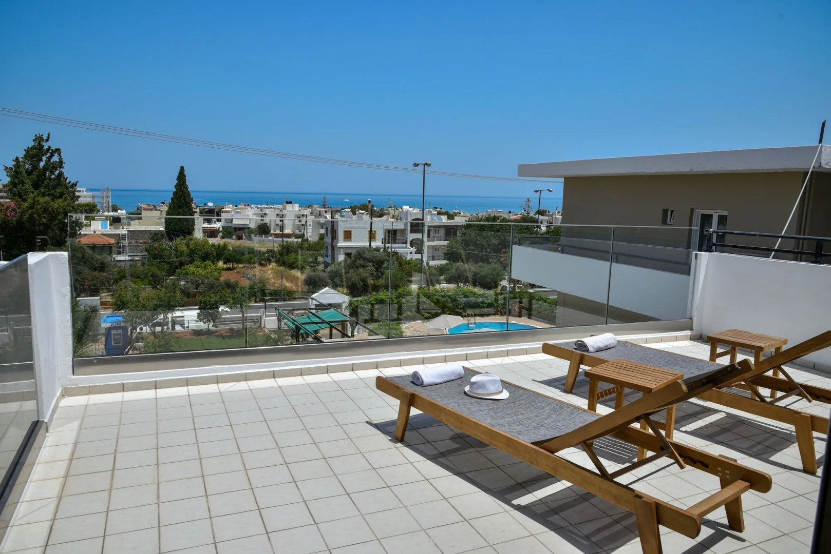 Iraklis Studios & Apartments